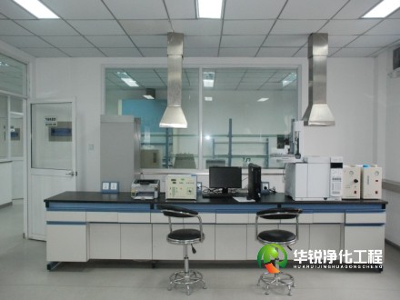 物理與精密儀器實驗室（如光學(xué)、電子、天平、顯微成像室）特殊凈化裝修要求